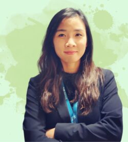Quynh headshot
